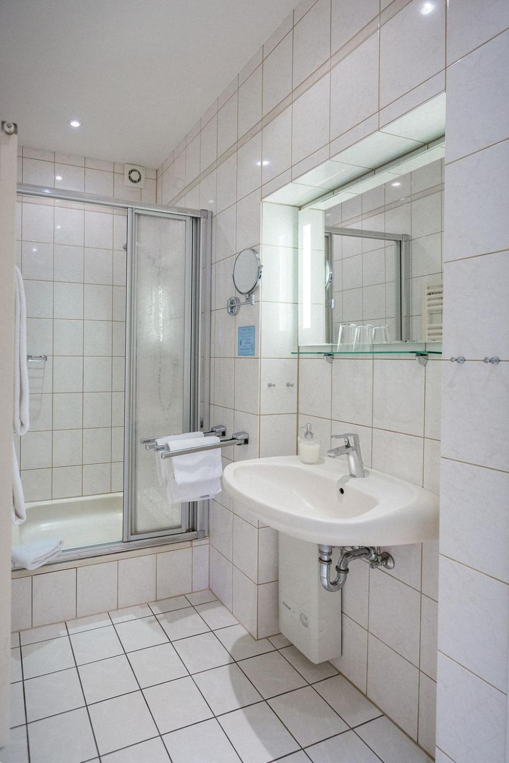 Weinhotel Offenstein Erben Эльтвилле Экстерьер фото