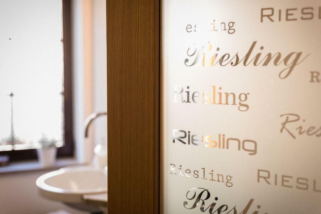 Weinhotel Offenstein Erben Эльтвилле Экстерьер фото