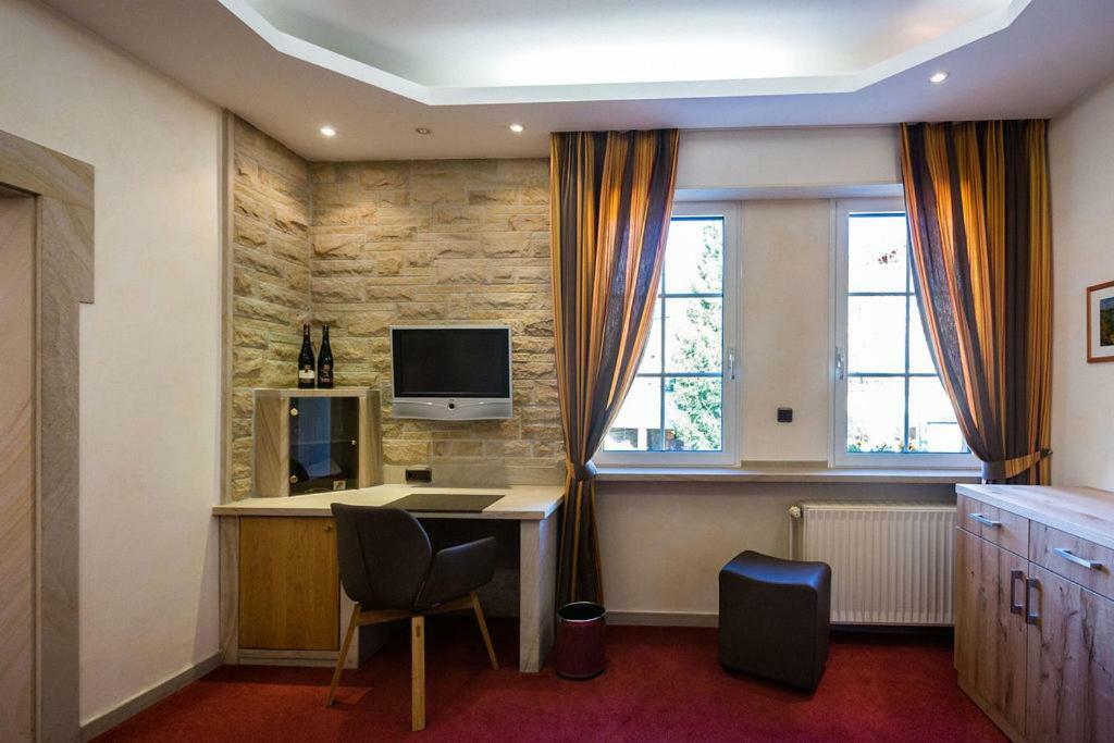 Weinhotel Offenstein Erben Эльтвилле Экстерьер фото